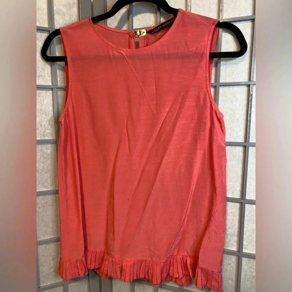 💚 Zara - coral blouse with pleated hem - size small